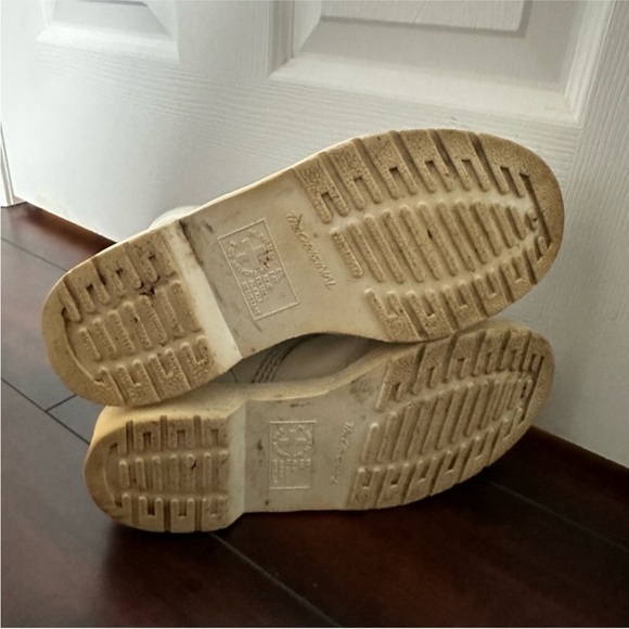 Size 7 Dr Martens 1460 Mono All White Smooth Leather Lace Up Boots - Picture 9 of 10